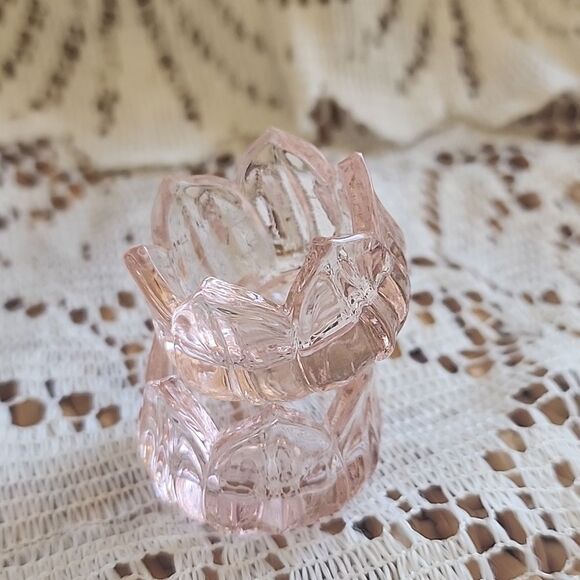 Vintage Salt Cellars Pair Of 2 Tulip Salt Cellars Pale Pink Glass - Picture 7 of 8